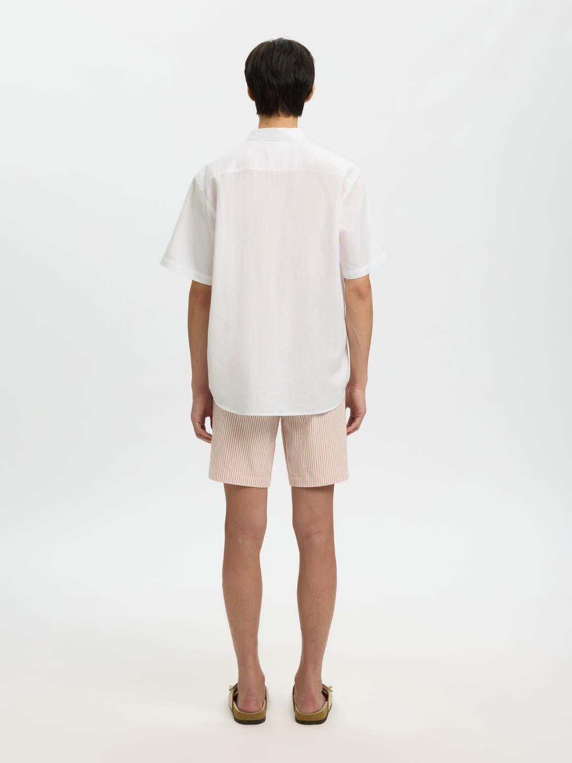 model_shot-back